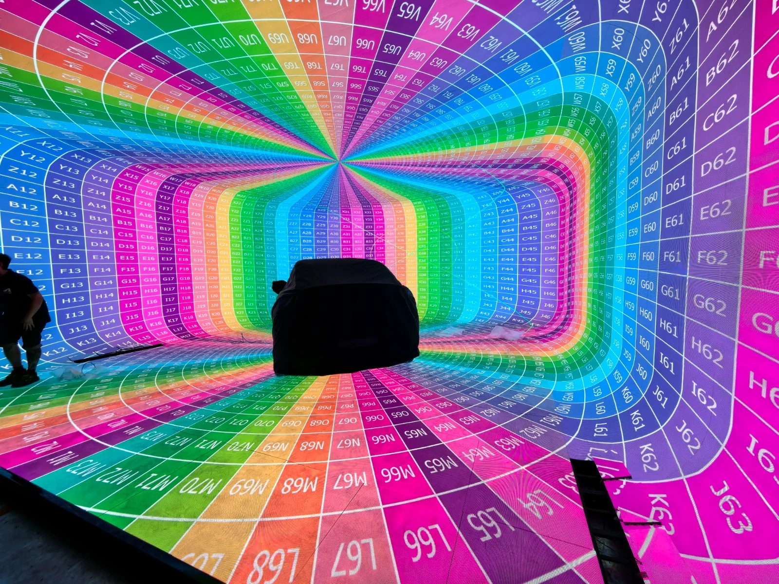 Immersive LED-tunnel in vrije vorm