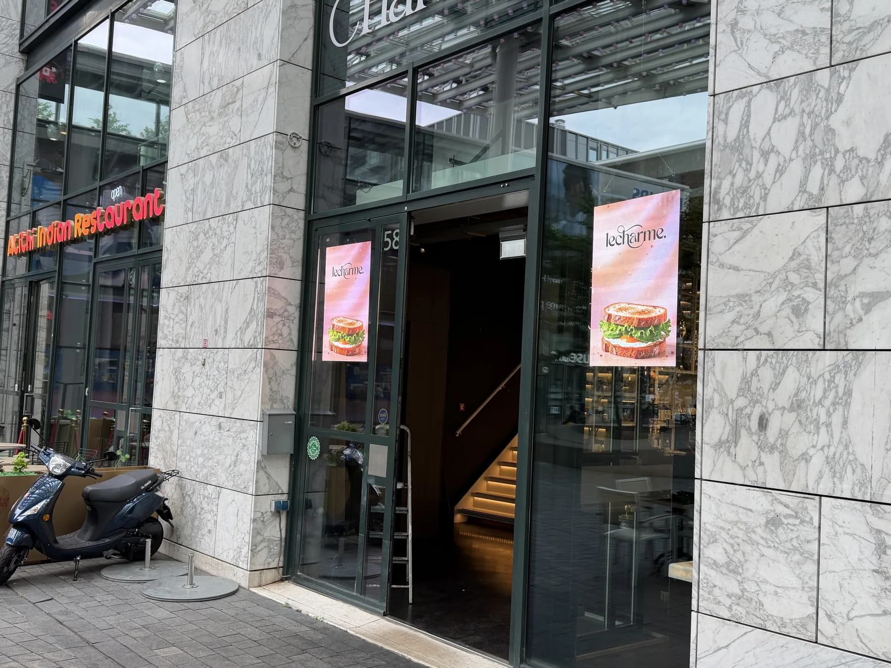 Retail en horeca met digitale raamcommunicatie